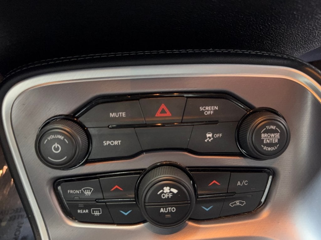 2022 Dodge Challenger SXT