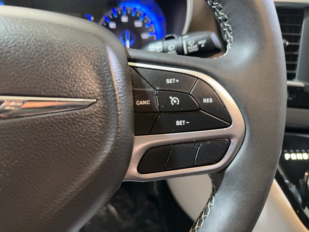 2022 Chrysler Voyager LX