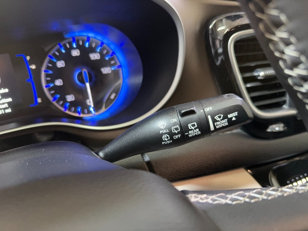 2022 Chrysler Voyager LX