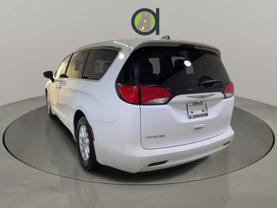 2022 Chrysler Voyager LX