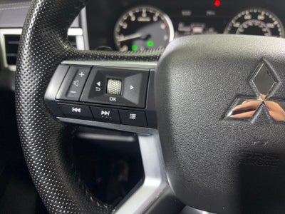 2024 Mitsubishi Outlander SE Black Edition w/Pano Roof