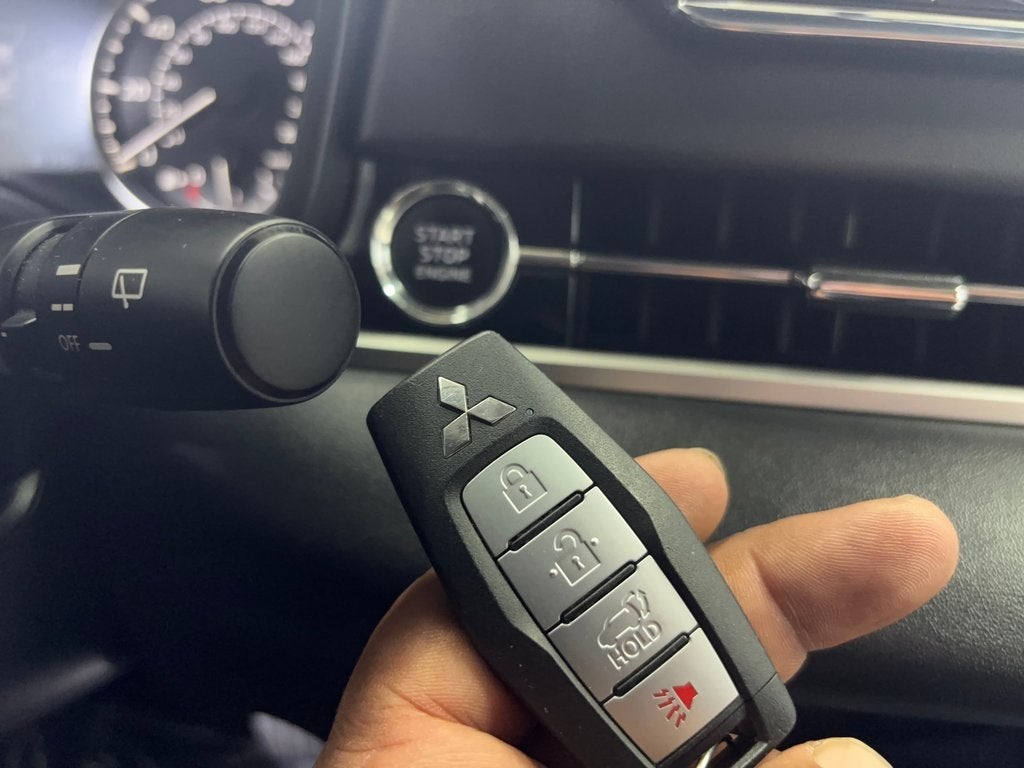 2024 Mitsubishi Outlander SE Black Edition w/Pano Roof