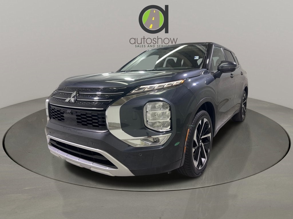 2024 Mitsubishi Outlander SE Black Edition w/Pano Roof