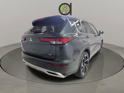 2024 Mitsubishi Outlander SE Black Edition w/Pano Roof