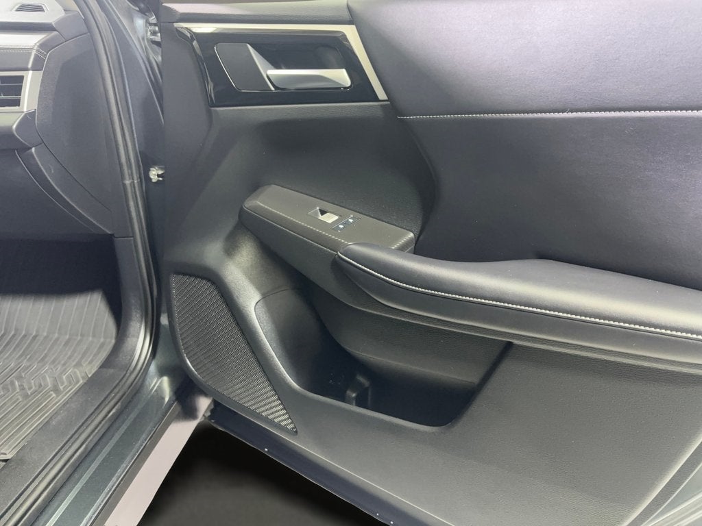 2024 Mitsubishi Outlander SE Black Edition w/Pano Roof