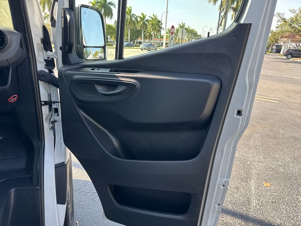 2023 Mercedes-Benz Sprinter 2500 Passenger 144 WB
