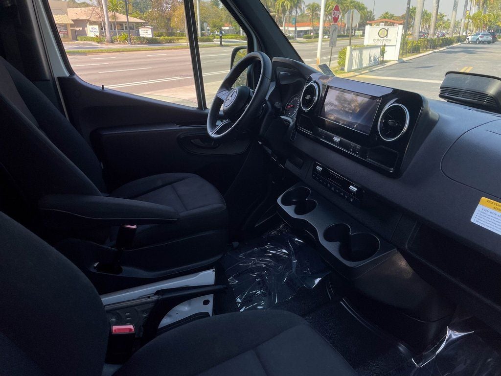2025 Mercedes-Benz Sprinter 2500 Passenger 170 WB High Roof