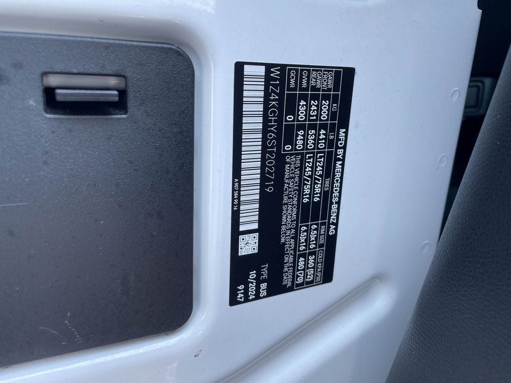 2025 Mercedes-Benz Sprinter 2500 Passenger 170 WB High Roof