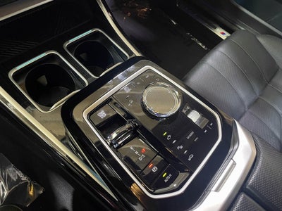2025 BMW 7 Series 740i xDrive